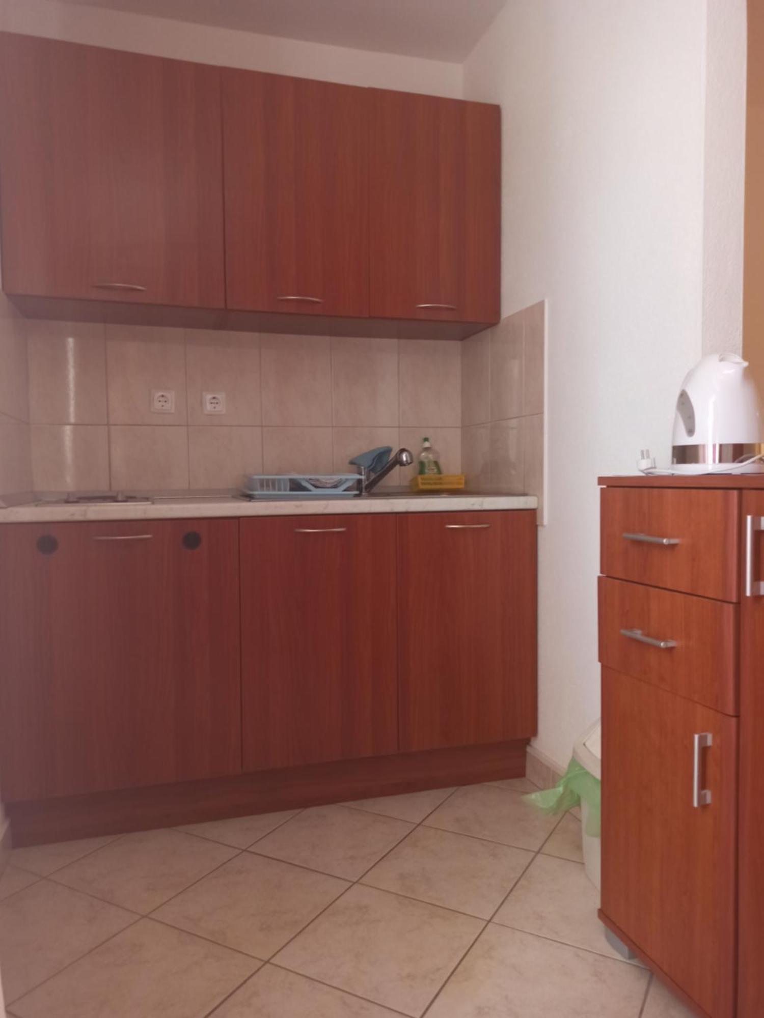 Studios Ruza Baška Voda Buitenkant foto