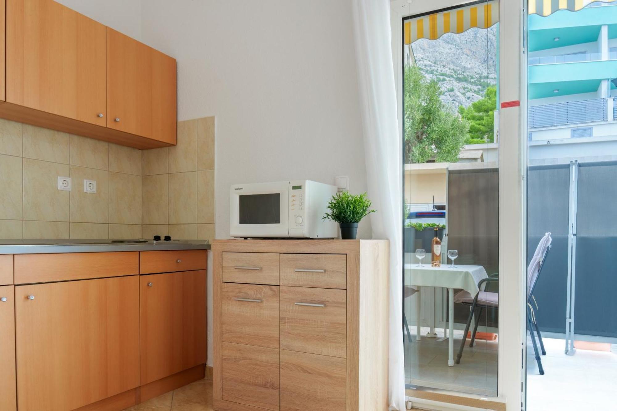 Studios Ruza Baška Voda Buitenkant foto