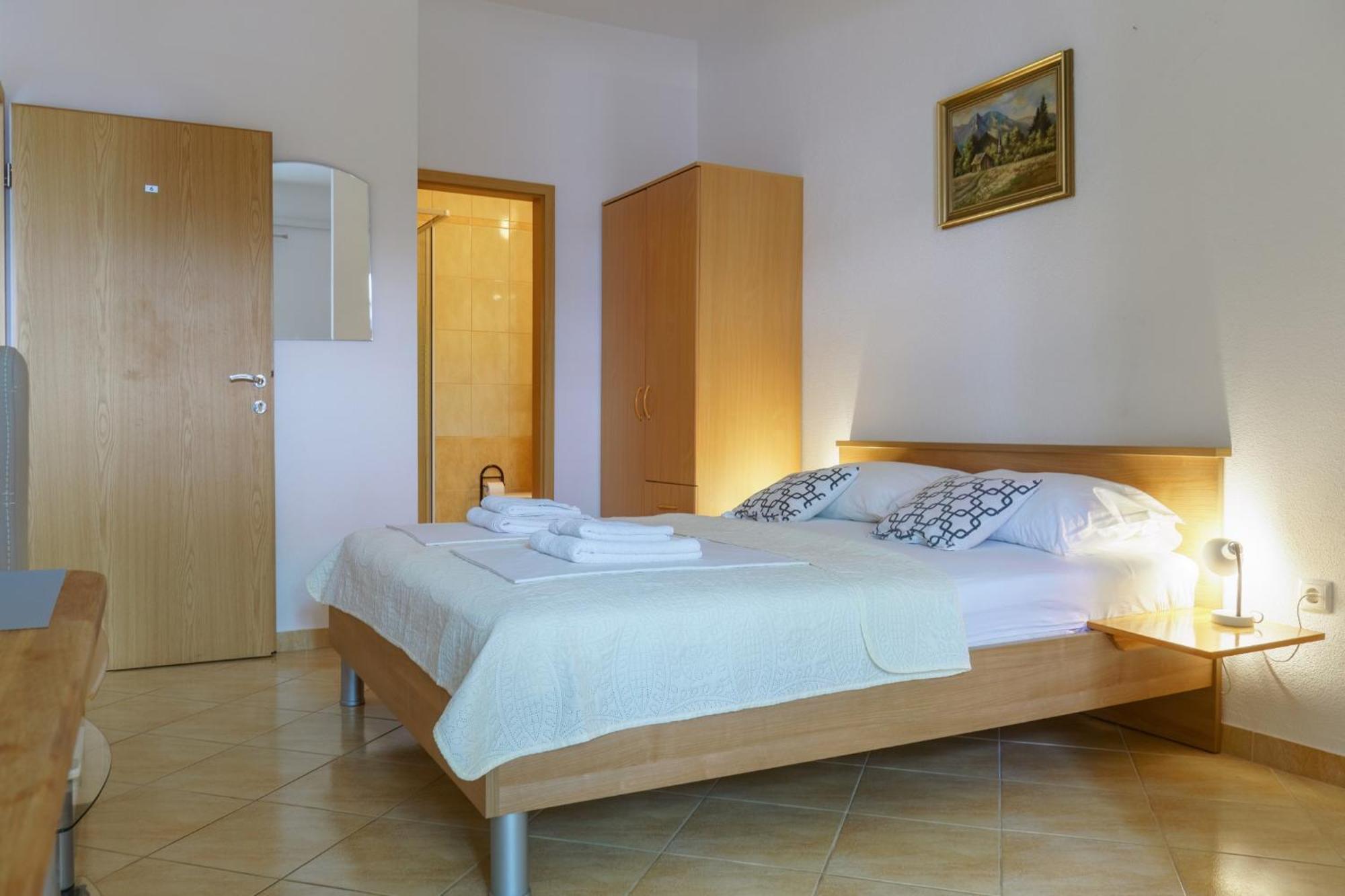 Studios Ruza Baška Voda Buitenkant foto