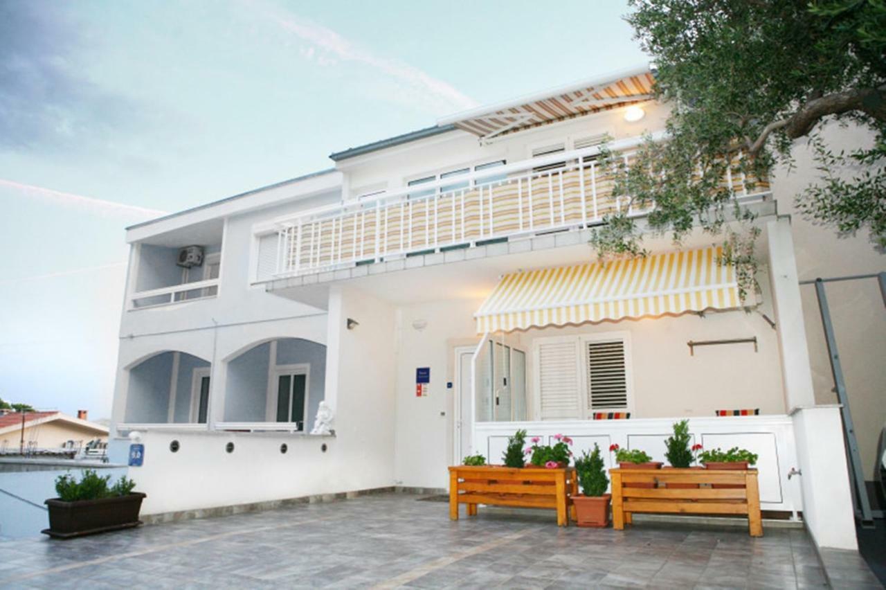 Studios Ruza Baška Voda Buitenkant foto